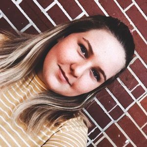 Meet your Posher, Caroline